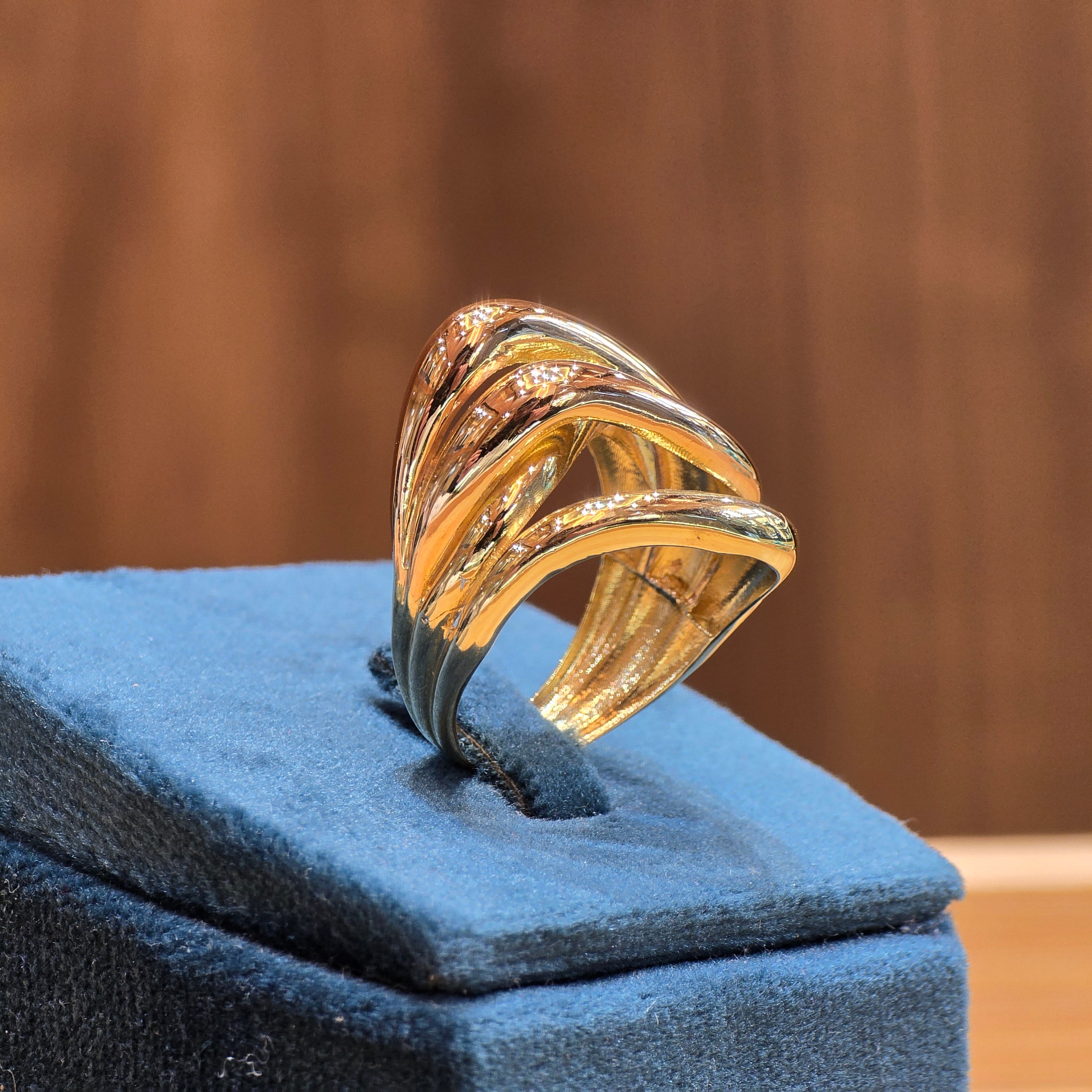 Bague multibandes torsadées