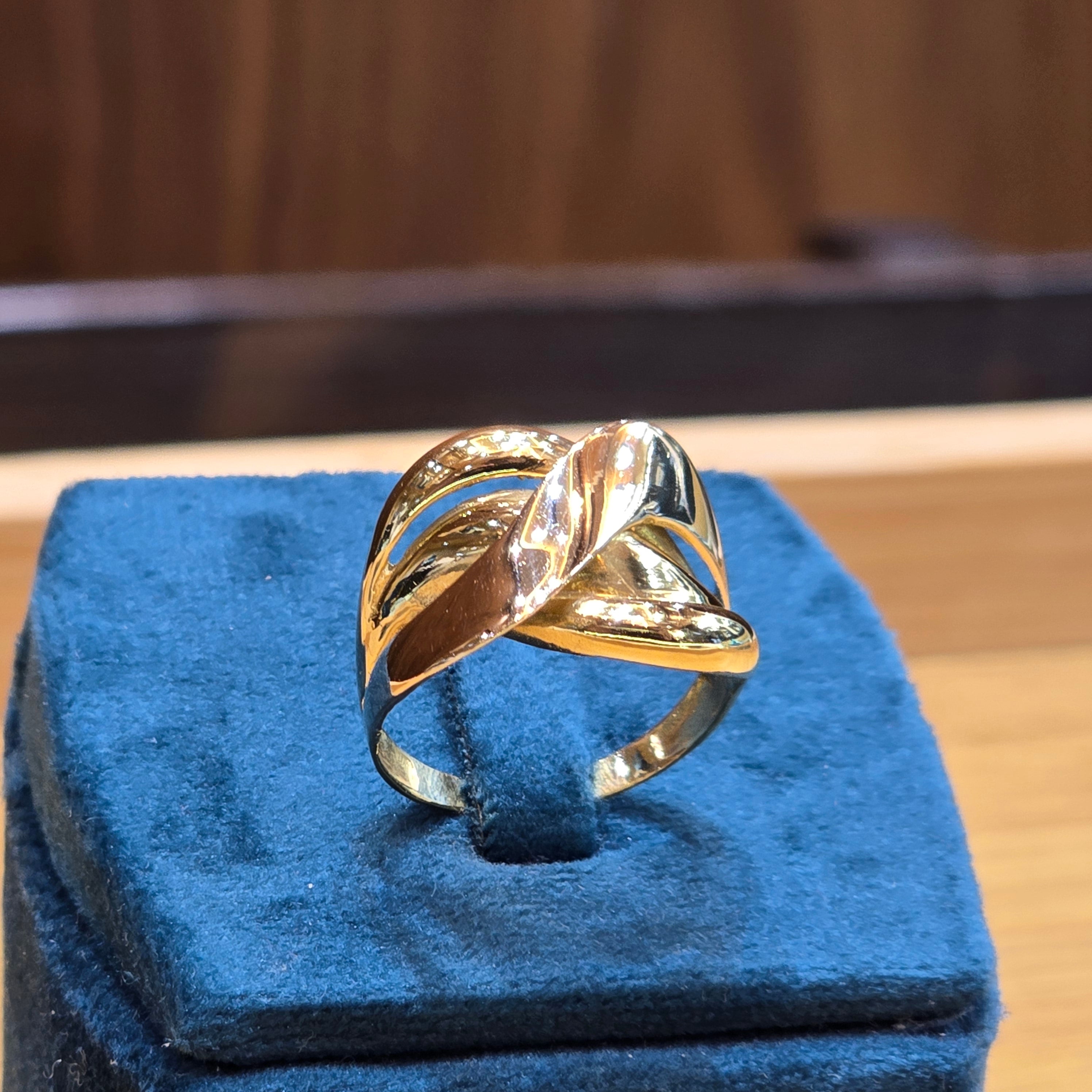 Bague croisée (style entrelacé)
