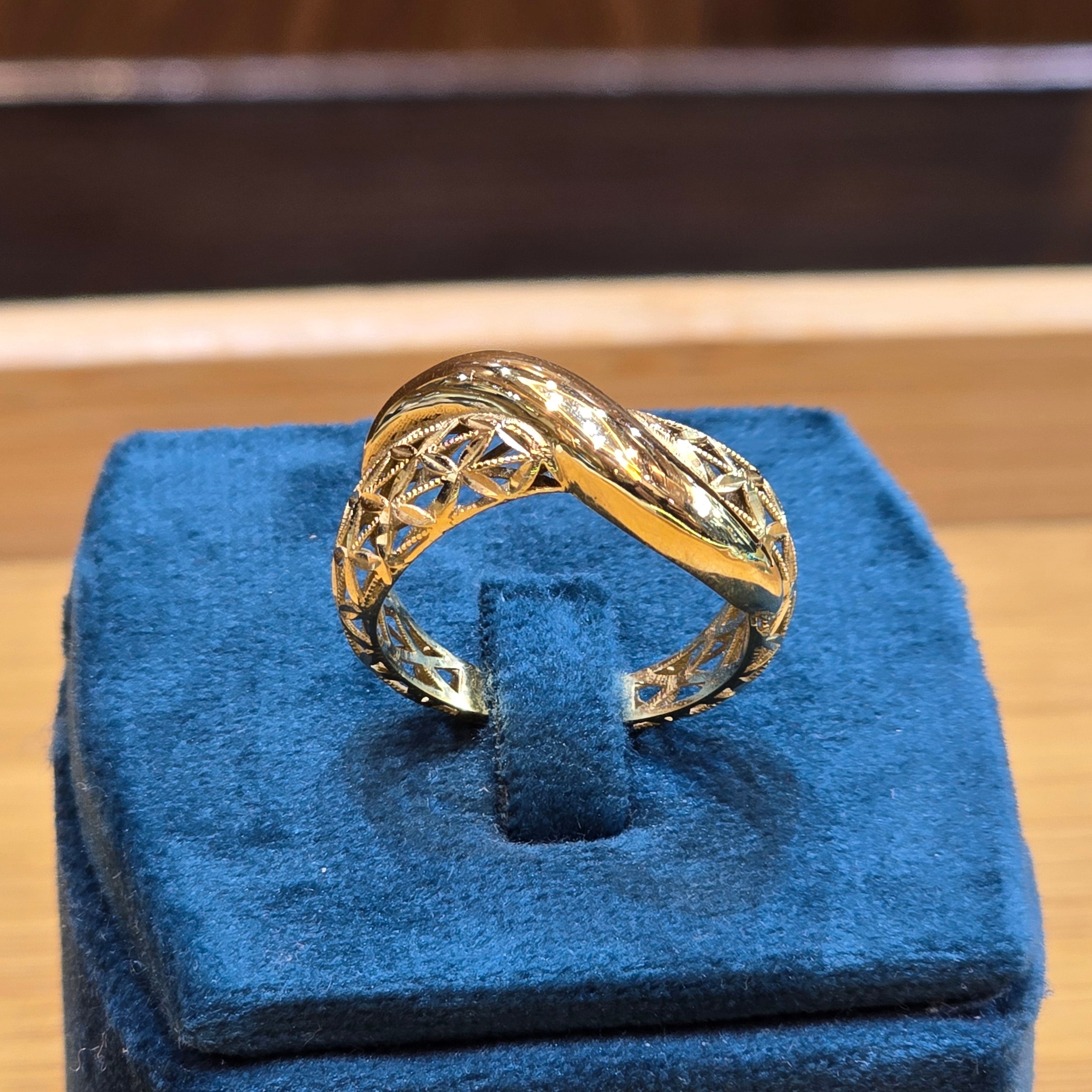 Bague ajourée en filigrane