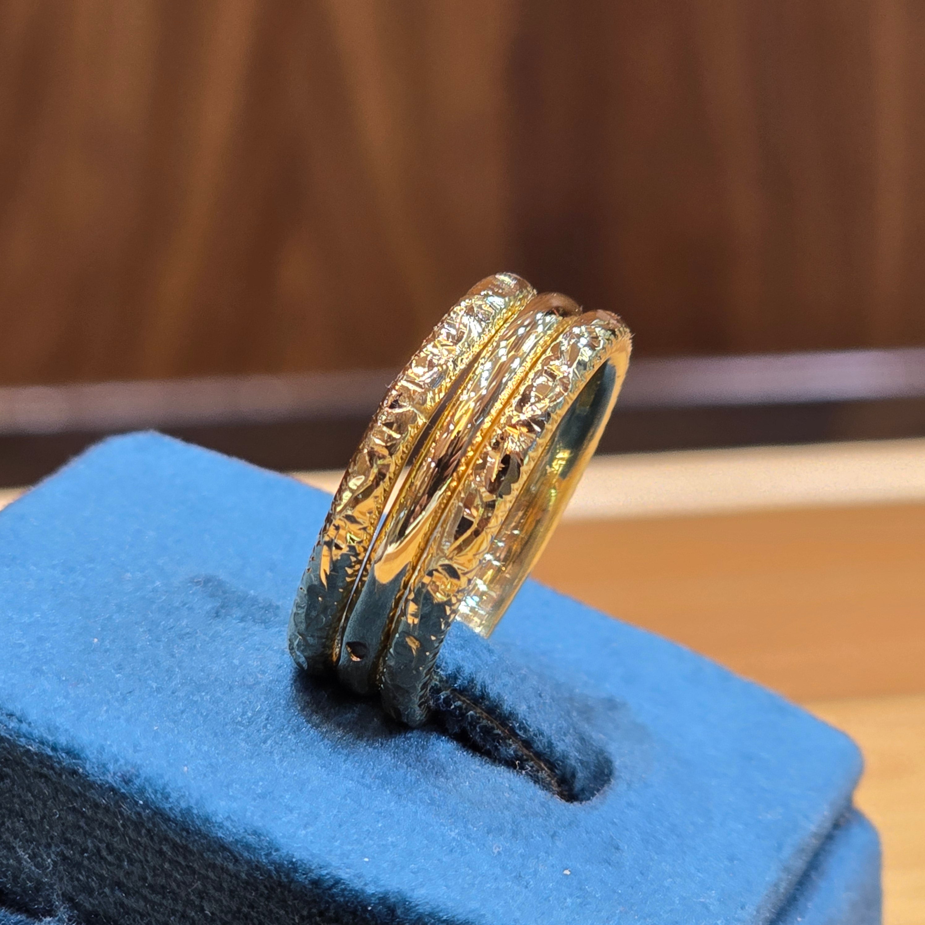 3 bagues des bracelets jonc 2 ciselée & 1 simple